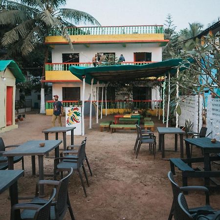 Rasta Mansion Beach Hostel And Rooms Arambol Eksteriør bilde