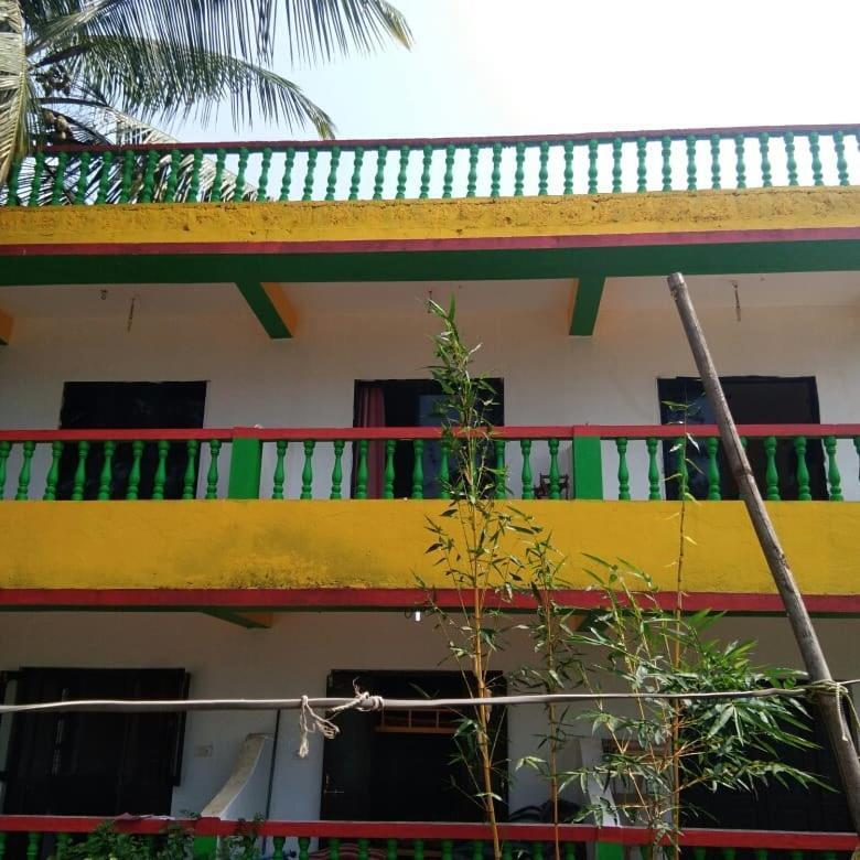 Rasta Mansion Beach Hostel And Rooms Arambol Eksteriør bilde