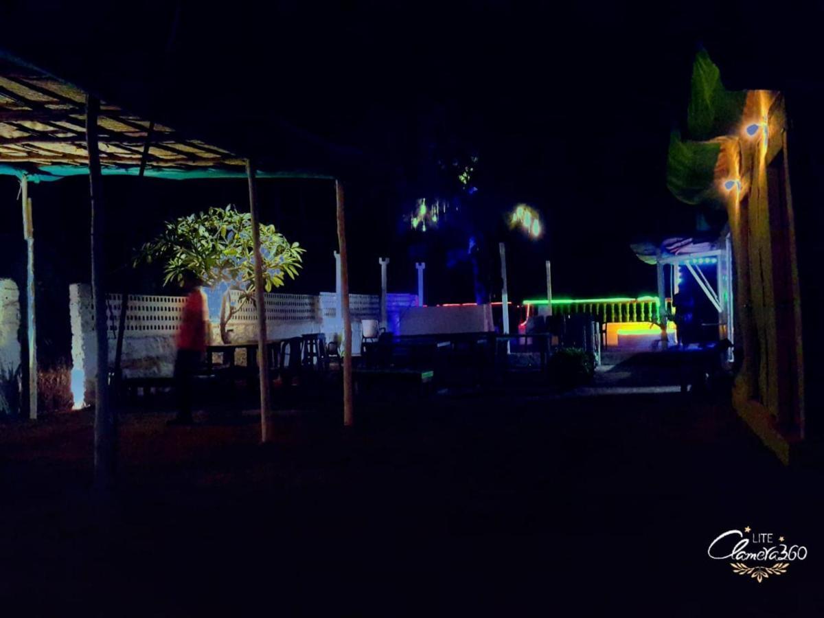 Rasta Mansion Beach Hostel And Rooms Arambol Eksteriør bilde