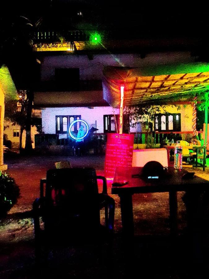 Rasta Mansion Beach Hostel And Rooms Arambol Eksteriør bilde