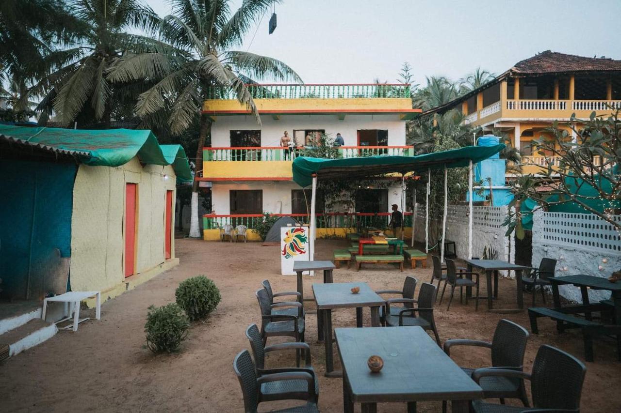 Rasta Mansion Beach Hostel And Rooms Arambol Eksteriør bilde